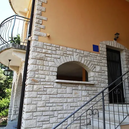 Apartment La Pinetina 3 *