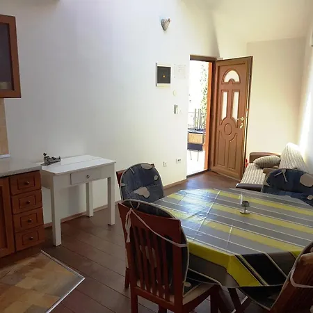 La Pinetina 3 Apartment