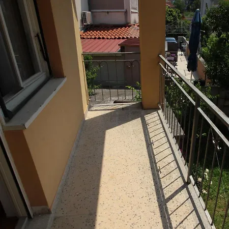 La Pinetina 3 Apartment *